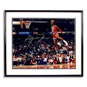  Michael Jordan Chicago Bulls   Gatorade Slam Dunk   Framed 