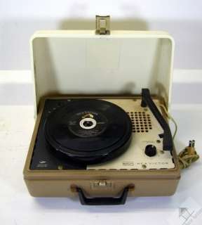 1960s RCA Victor Solid State Portable 4 Speed Victrola Phonograph 