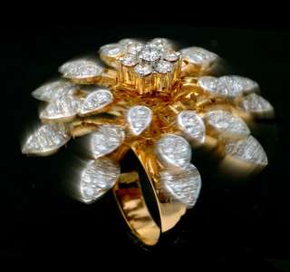 18 K YELLOW GOLD ROTATING FLOWER SHAPE NATURAL DIAMOND 5.02 CT 