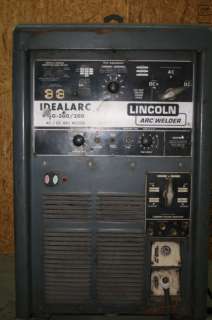 LINCOLN IDEALARC TIG 300/300 WELDER AC/DC ARC  
