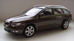 Skoda Superb Combi II marron 1/43 Abrex  