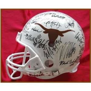 2005 Texas Longhorns Natl Champs Signed Pro Helmet   Autographed 