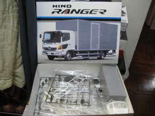 Hino Ranger box van truck 1/32 model kit Aoshima  