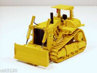 Caterpillar D10 Dozer w/ Pusher Blade   1/48   CCM  