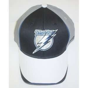  Tampa Bay Lightning Pro Shape Flex Reebok HAT Size S/M 