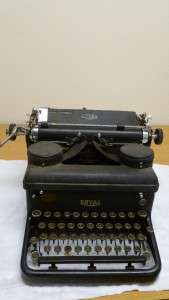 1930s Vintage KHM Royal Typewriter  