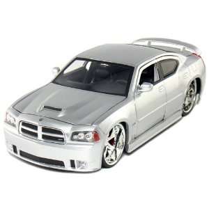  2006 Dodge Charger SRT8 124 Scale (Silver) Toys & Games