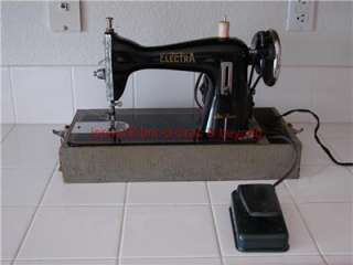 Vintage Electra De Luxe Sewing Machine with Case  Tested Works  