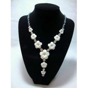  White Flower Necklace and Earring Set 
