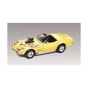   Revell 68 Corvette(R) Roadster 2 n 1 1/25 Model Kit Toys & Games