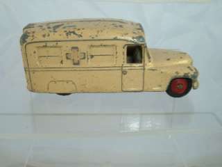 DINKY TOYS 253 DAIMLER AMBULANCE IN USED (SEE PHOTOS)  
