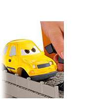 Fisher Price GeoTrax Disney Pixar Cars 2   Porto Corsa Race RC Set 
