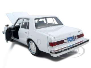 1986 DODGE DIPLOMAT WHITE 124 DIECAST MODEL CAR  