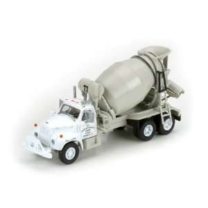    HO RTR Mack B Cement Truck, American Aggregates Toys & Games