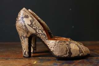 Vintage 1950s Snakeskin Shoes / Python Heels / Size 6 1/2  