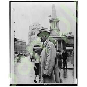  1941 Edward R. Murrow, crossing the street in London