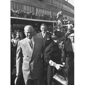  Dwight D. Eisenhower and Mamie During Campaign Stretched 