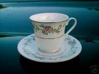 LYNNS CHINA FLORAL RED ROSES & WILD FLOWERS TEA CUP  