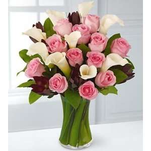 Fabled Beauty Flower Bouquet   21 Stems   Vase Included