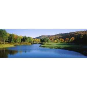  Lake on a Golf Course, the Raven Golf Club, Showshoe, West 