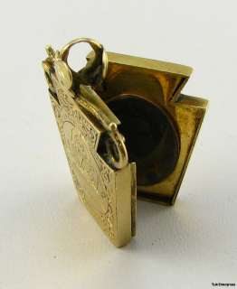 Up for your bidding consideration is this vintage Masonic locket fob.
