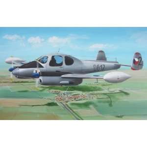    AZ 1/72 LET L200A/D Morava Military Aircraft Kit Toys & Games